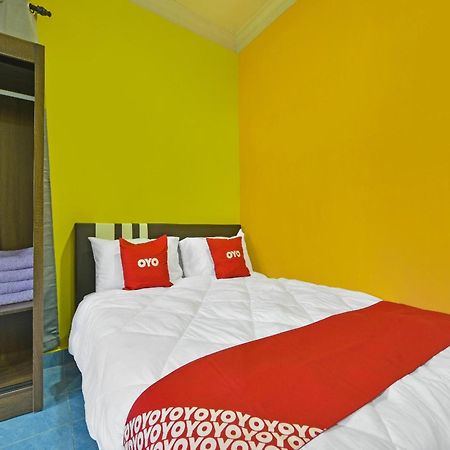 Oyo 90744 Bari Indah Beach Resort Kuala Terengganu Eksteriør billede