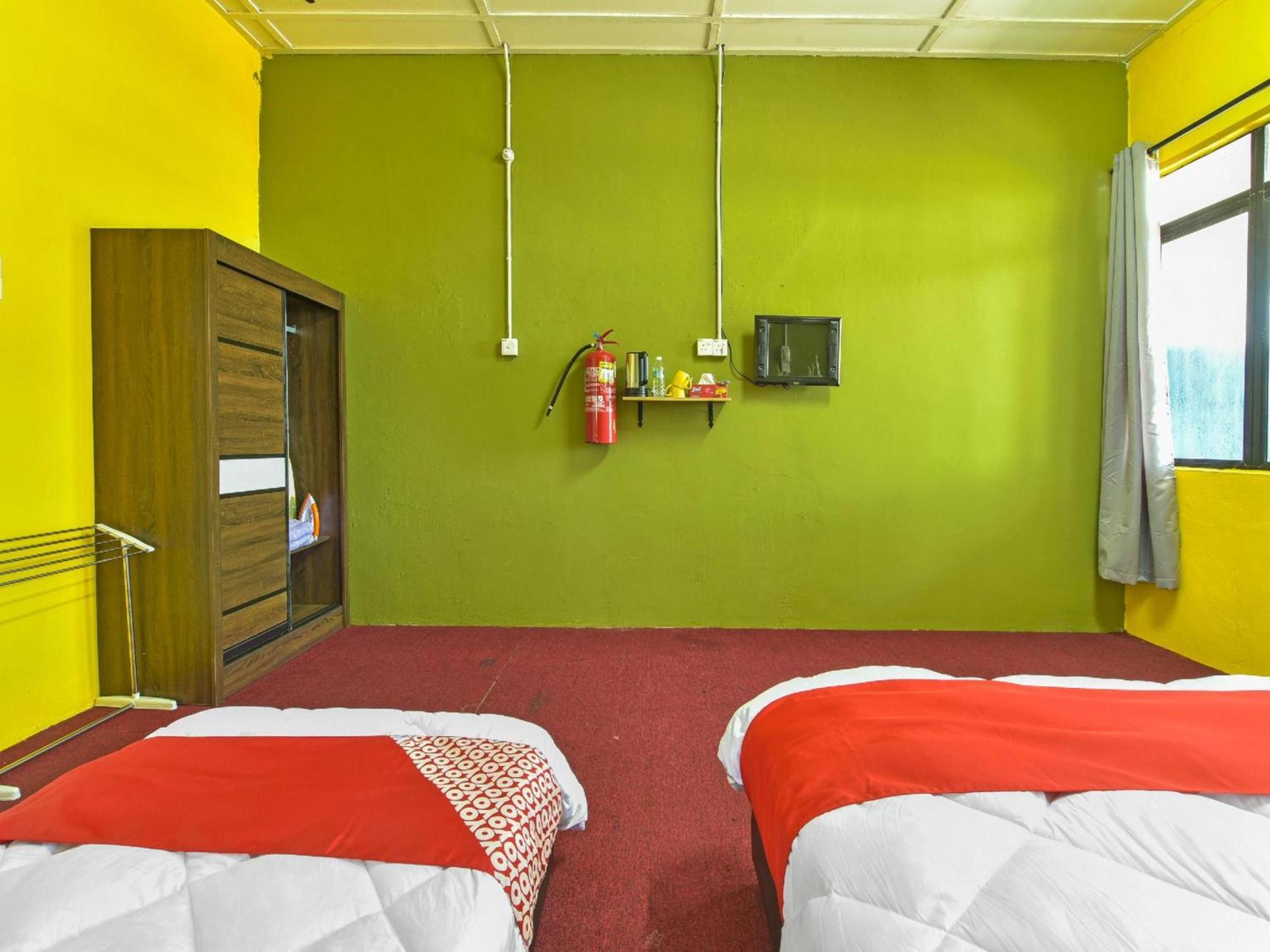 Oyo 90744 Bari Indah Beach Resort Kuala Terengganu Eksteriør billede