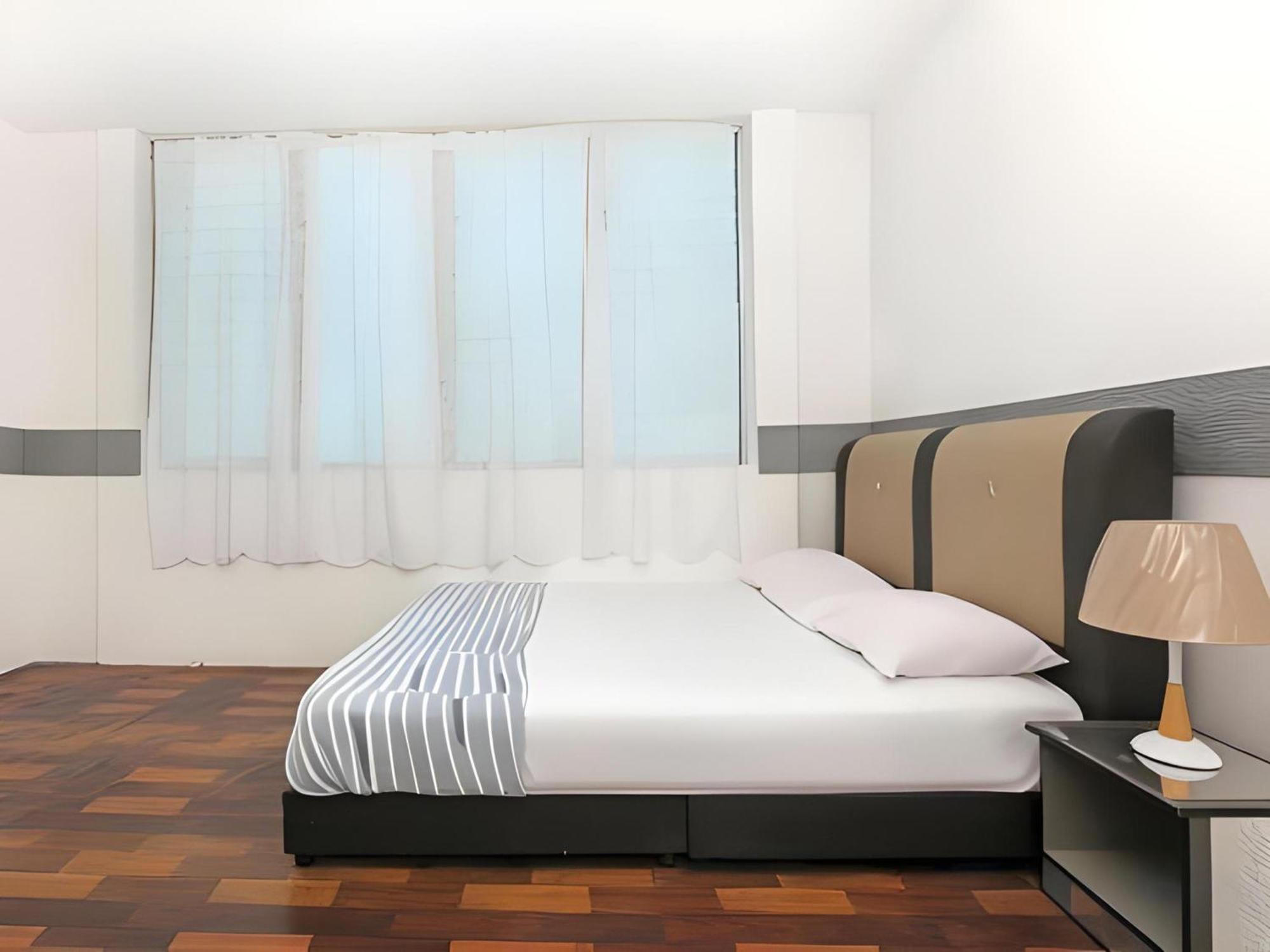 Oyo 90744 Bari Indah Beach Resort Kuala Terengganu Eksteriør billede