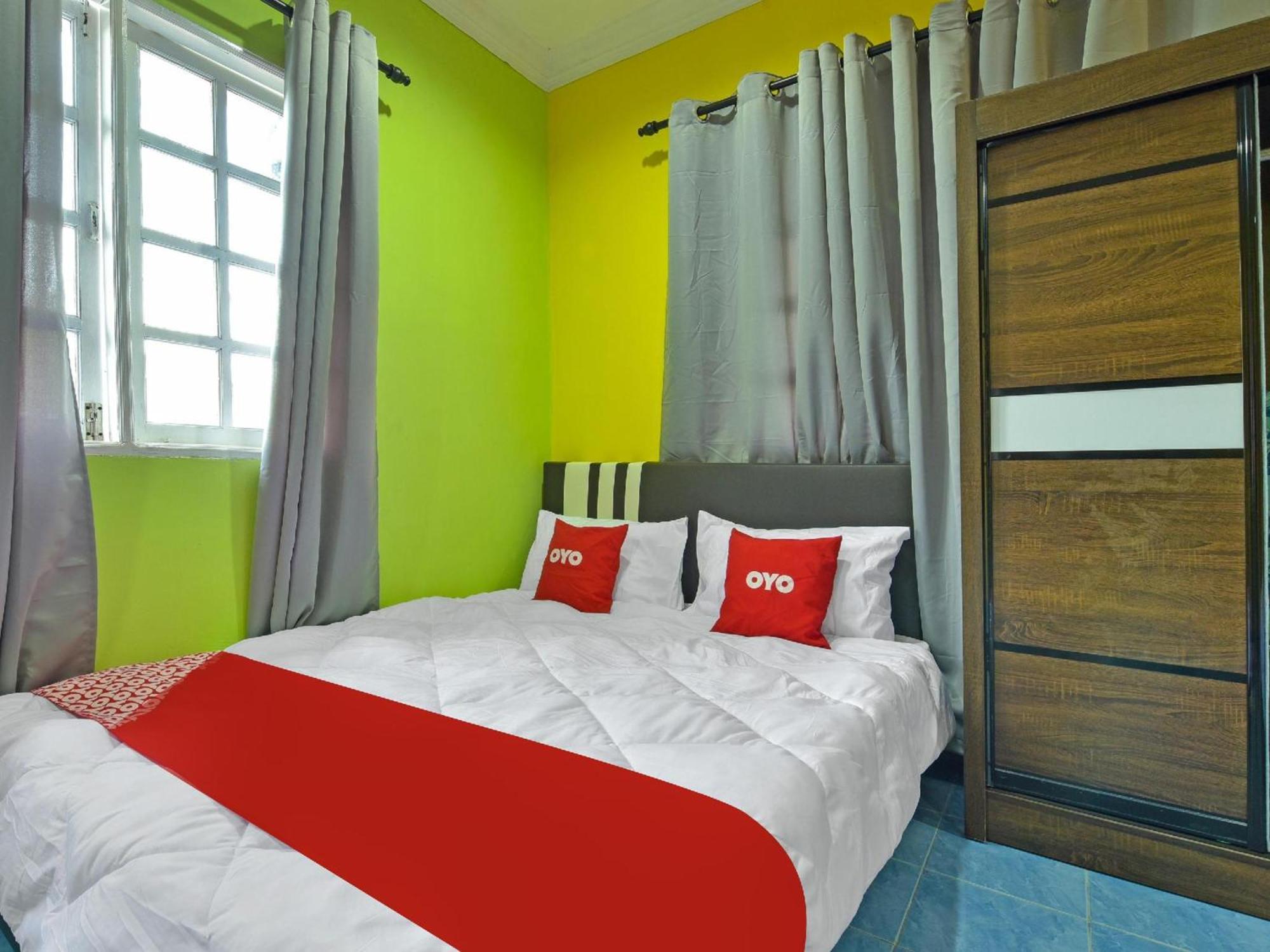 Oyo 90744 Bari Indah Beach Resort Kuala Terengganu Eksteriør billede