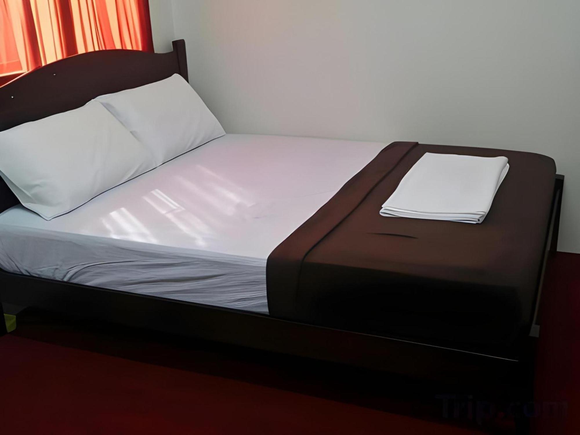 Oyo 90744 Bari Indah Beach Resort Kuala Terengganu Eksteriør billede